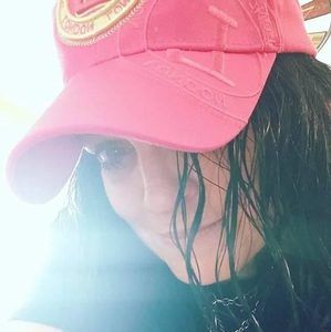 Meet your Posher, Robin